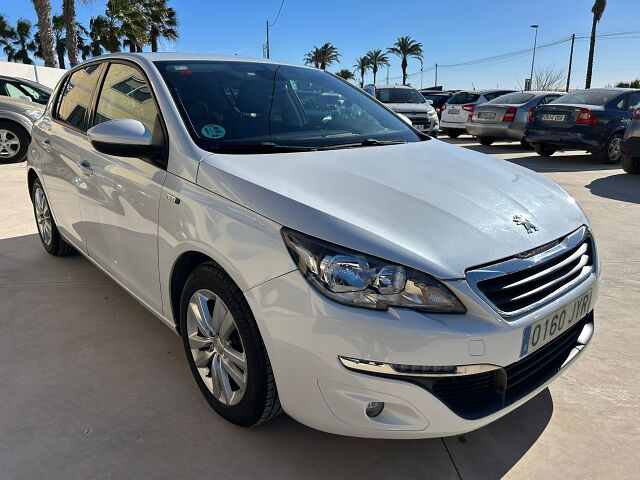PEUGEOT 308 STYLE 1.2 E-THP AUTO SPANISH LHD IN SPAIN 78000 MILES SUPERB 2017